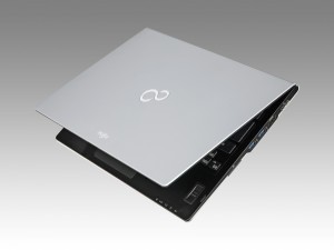 Solidne, ciężkie laptopy biznesowe z obudową wykonaną ze stopów metali o wadze dochodzącej do 3 kg powoli zaczynają już odchodzić do przysłowiowego lamusa